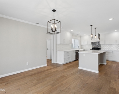 5401 E Beck Lane - Photo Thumbnail 9