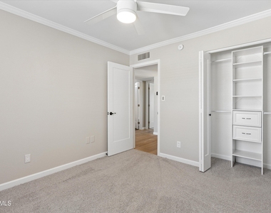 5401 E Beck Lane - Photo Thumbnail 23