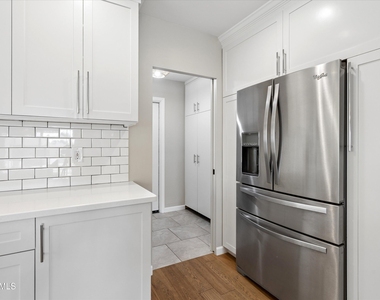 5401 E Beck Lane - Photo Thumbnail 12