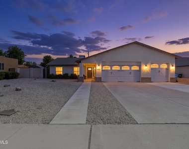 5401 E Beck Lane - Photo Thumbnail 43
