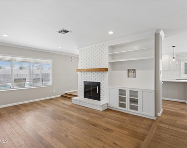 5401 E Beck Lane - Photo Thumbnail 6