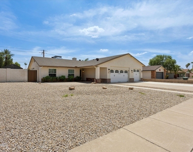 5401 E Beck Lane - Photo Thumbnail 4