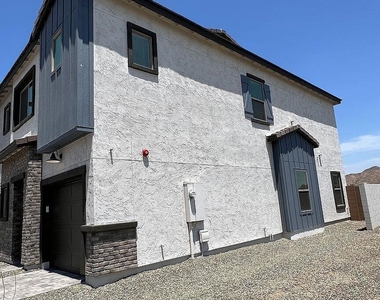 28021 N 28th Avenue - Photo Thumbnail 2