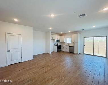 28021 N 28th Avenue - Photo Thumbnail 5