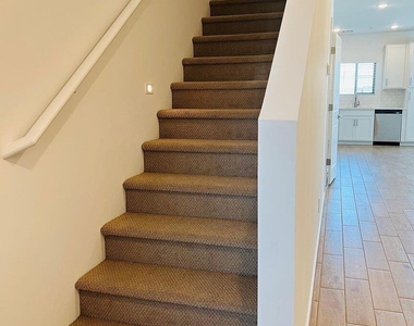 28021 N 28th Avenue - Photo Thumbnail 7