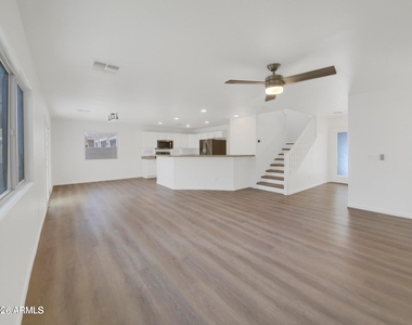 2565 E Southern Avenue - Photo Thumbnail 7