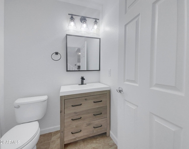 2565 E Southern Avenue - Photo Thumbnail 15