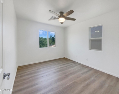 2565 E Southern Avenue - Photo Thumbnail 18