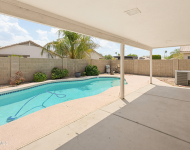 543 W Grovers Avenue - Photo Thumbnail 23