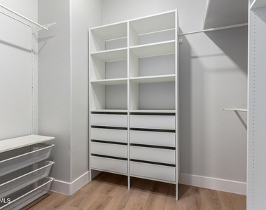 13711 W Tara Lane - Photo Thumbnail 2