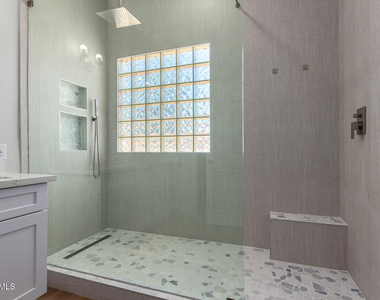 13711 W Tara Lane - Photo Thumbnail 7