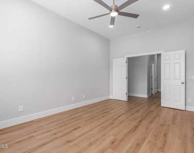 13711 W Tara Lane - Photo Thumbnail 14