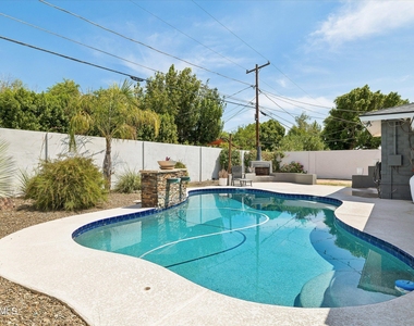 5817 N 18th Street - Photo Thumbnail 1