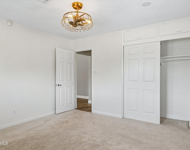 5817 N 18th Street - Photo Thumbnail 36