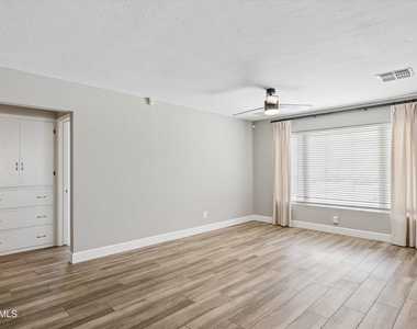 5817 N 18th Street - Photo Thumbnail 4