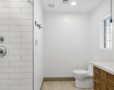 5817 N 18th Street - Photo Thumbnail 25