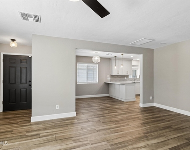 5817 N 18th Street - Photo Thumbnail 5
