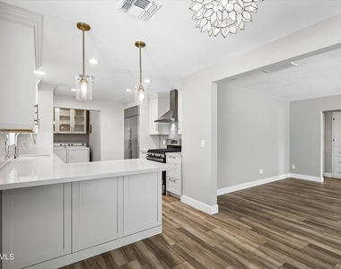 5817 N 18th Street - Photo Thumbnail 7