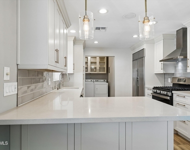 5817 N 18th Street - Photo Thumbnail 9