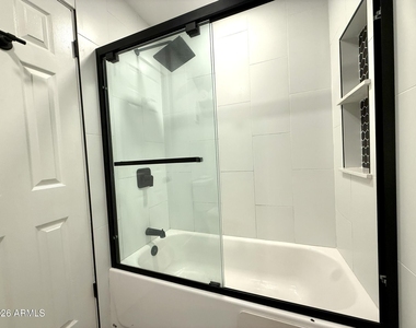 8649 E Royal Palm Road - Photo Thumbnail 11