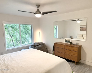 8649 E Royal Palm Road - Photo Thumbnail 9