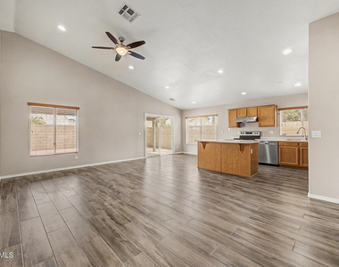 308 W Liberty Lane - Photo Thumbnail 6