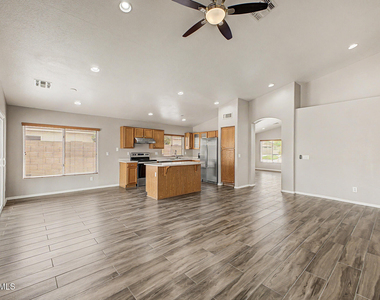308 W Liberty Lane - Photo Thumbnail 9