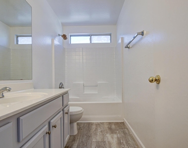 12031 W Belmont Drive - Photo Thumbnail 8