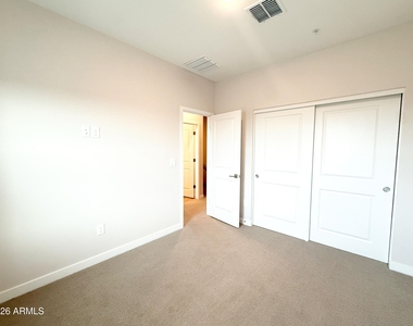 7532 W Darrow Street - Photo Thumbnail 13