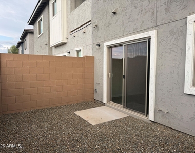 7532 W Darrow Street - Photo Thumbnail 16