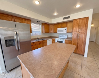 5322 N Ormondo Court - Photo Thumbnail 12