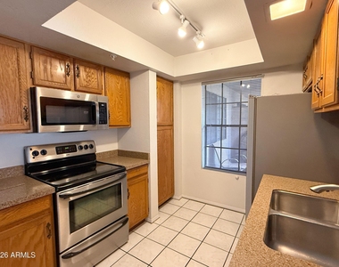 1211 N Miller Road - Photo Thumbnail 9