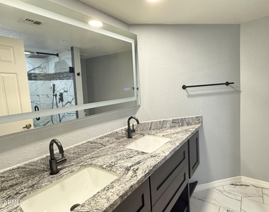 1211 N Miller Road - Photo Thumbnail 17