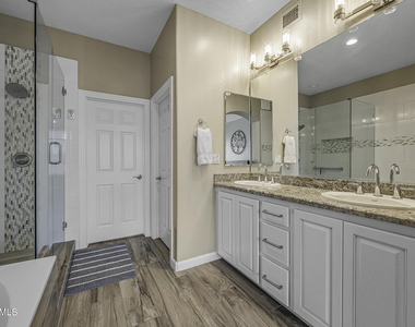 4777 S Fulton Ranch Boulevard - Photo Thumbnail 12