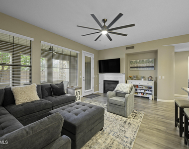 4777 S Fulton Ranch Boulevard - Photo Thumbnail 9