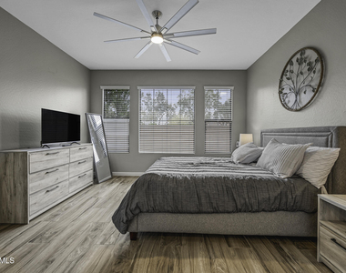 4777 S Fulton Ranch Boulevard - Photo Thumbnail 11