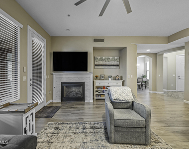 4777 S Fulton Ranch Boulevard - Photo Thumbnail 10