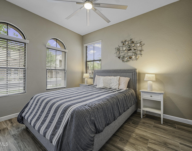 4777 S Fulton Ranch Boulevard - Photo Thumbnail 16