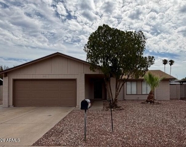 10021 N 47th Drive - Photo Thumbnail 18