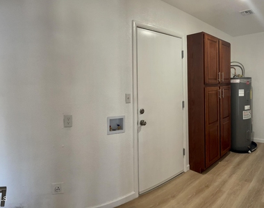 10021 N 47th Drive - Photo Thumbnail 12