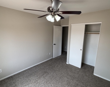 15070 N 150th Lane - Photo Thumbnail 14