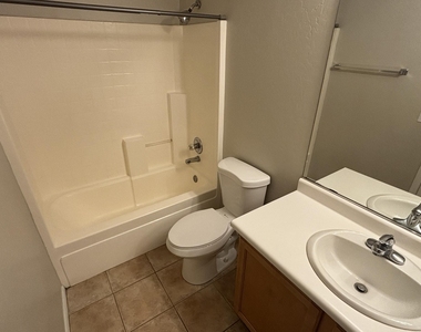 15070 N 150th Lane - Photo Thumbnail 12