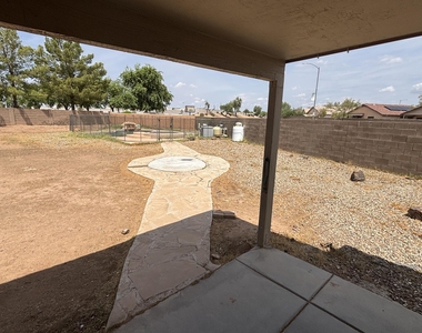 15070 N 150th Lane - Photo Thumbnail 21