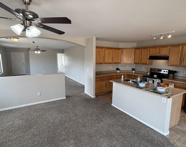 15070 N 150th Lane - Photo Thumbnail 5