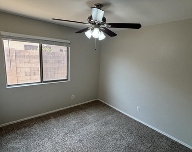 15070 N 150th Lane - Photo Thumbnail 18