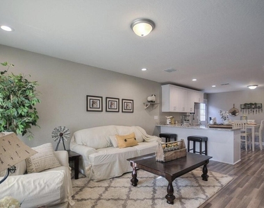 5633 S 12 Lane - Photo Thumbnail 2