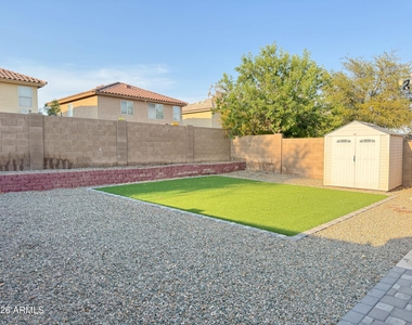 11810 W Sunnyside Drive - Photo Thumbnail 23