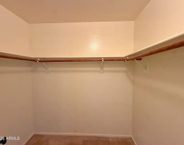 11810 W Sunnyside Drive - Photo Thumbnail 15