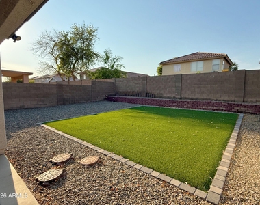11810 W Sunnyside Drive - Photo Thumbnail 24