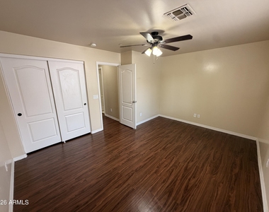 17402 N 19th Avenue - Photo Thumbnail 12
